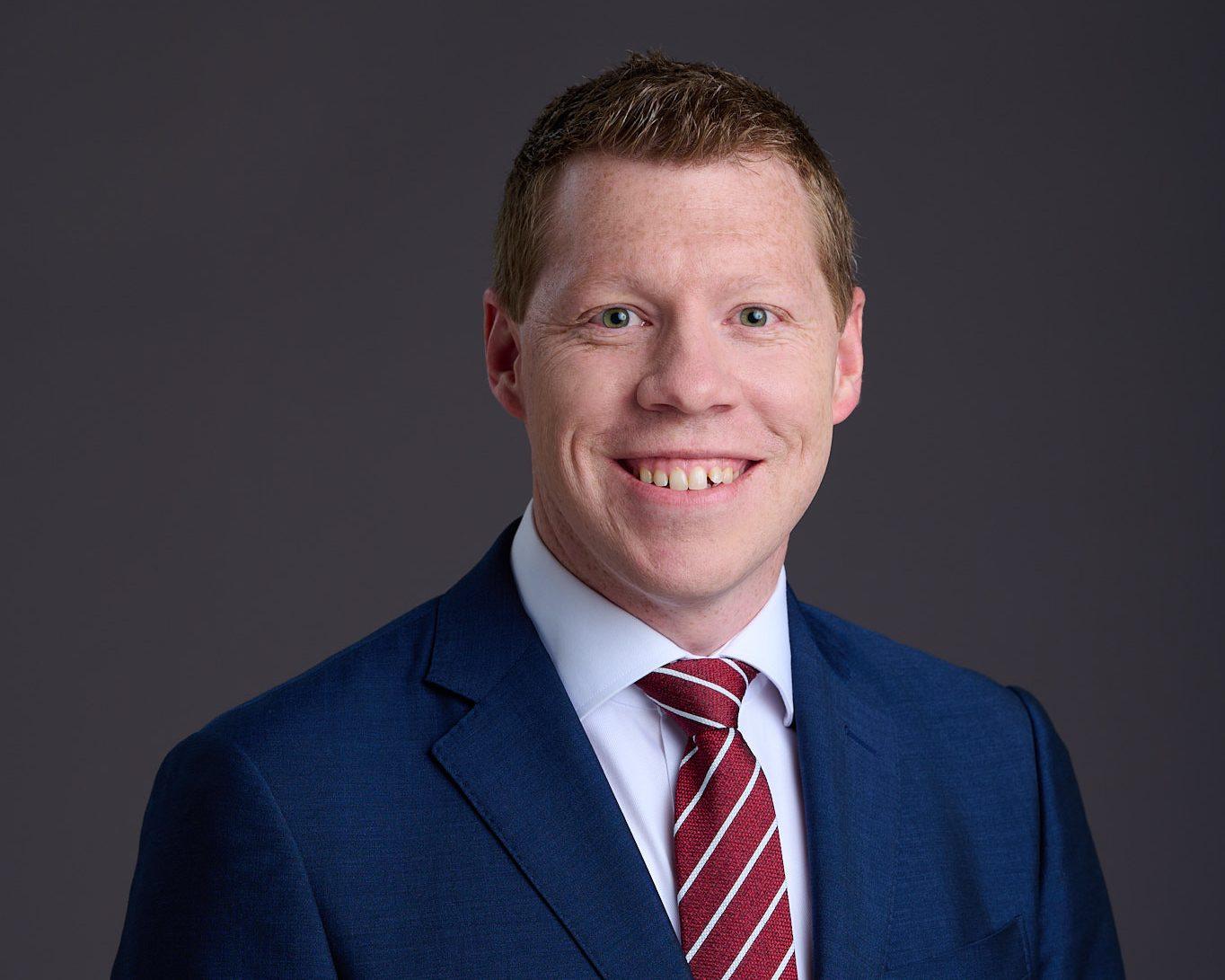 Minister Joe Szakacs