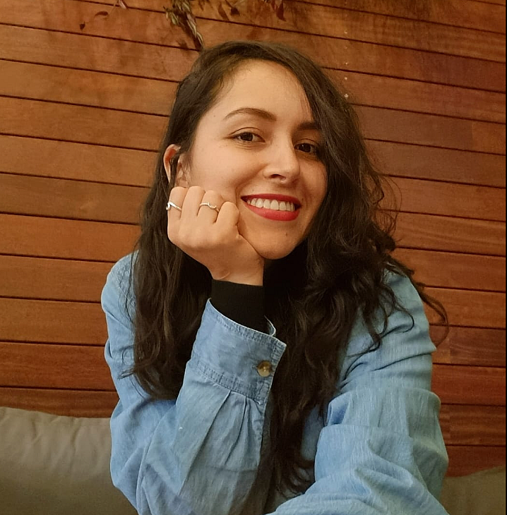 Angela Alvarez headshot